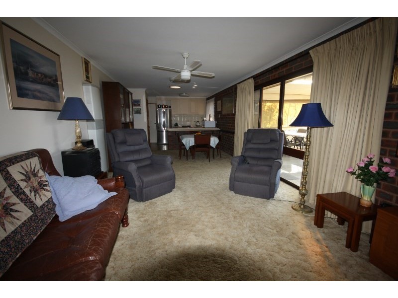 30 Dudley Street, Rochester VIC 3561