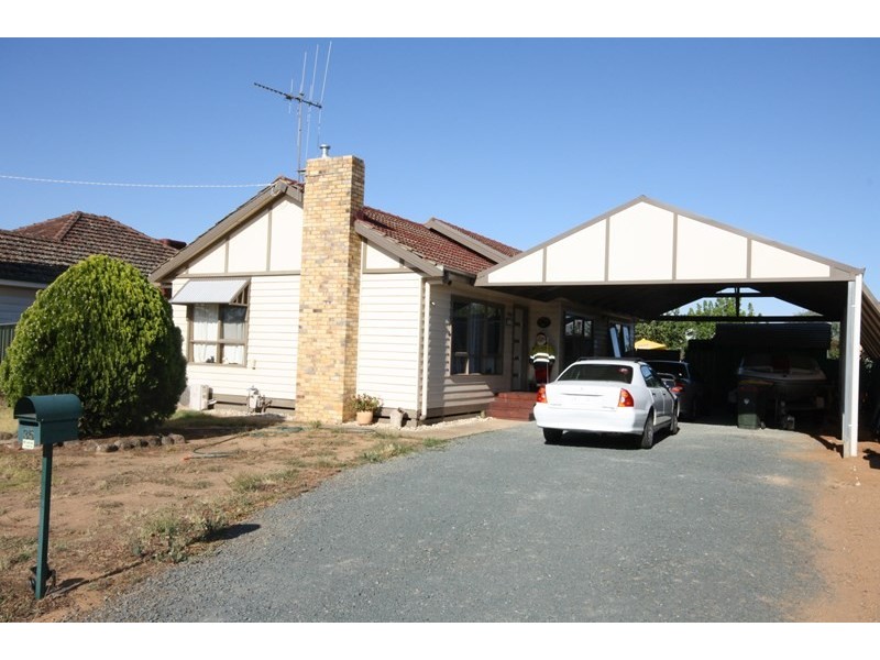 35 Hopetoun Street, Rochester VIC 3561