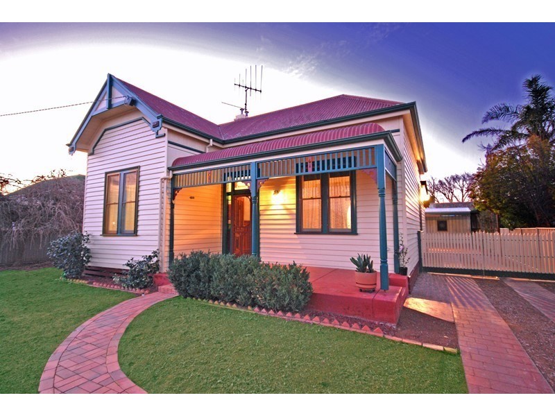 14 Dawson Street, Rochester VIC 3561