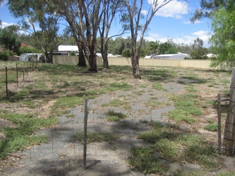 27 Hart Street, Rochester VIC 3561