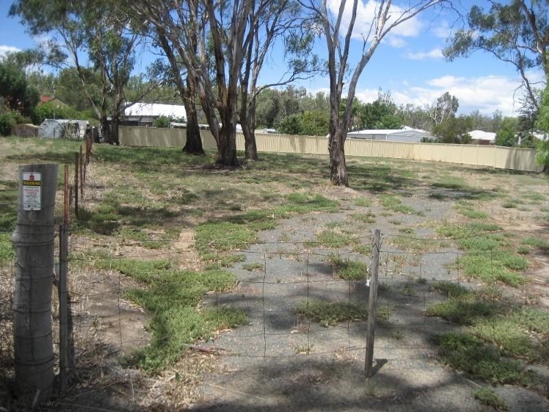 27 Hart Street, Rochester VIC 3561