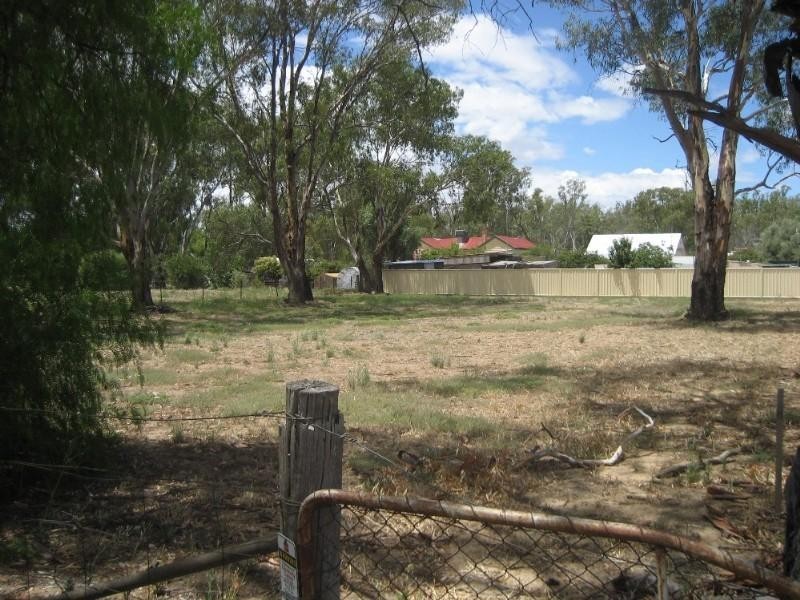 27 Hart Street, Rochester VIC 3561