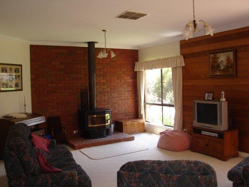 131 Brooks Road, Rochester VIC 3561