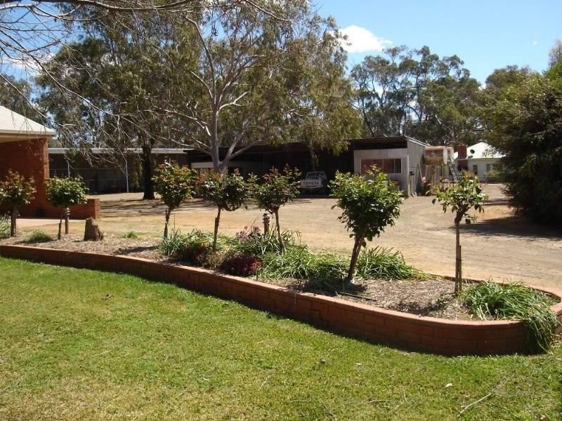 131 Brooks Road, Rochester VIC 3561