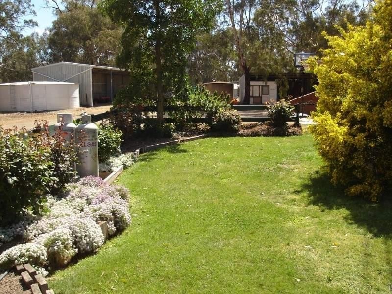 131 Brooks Road, Rochester VIC 3561