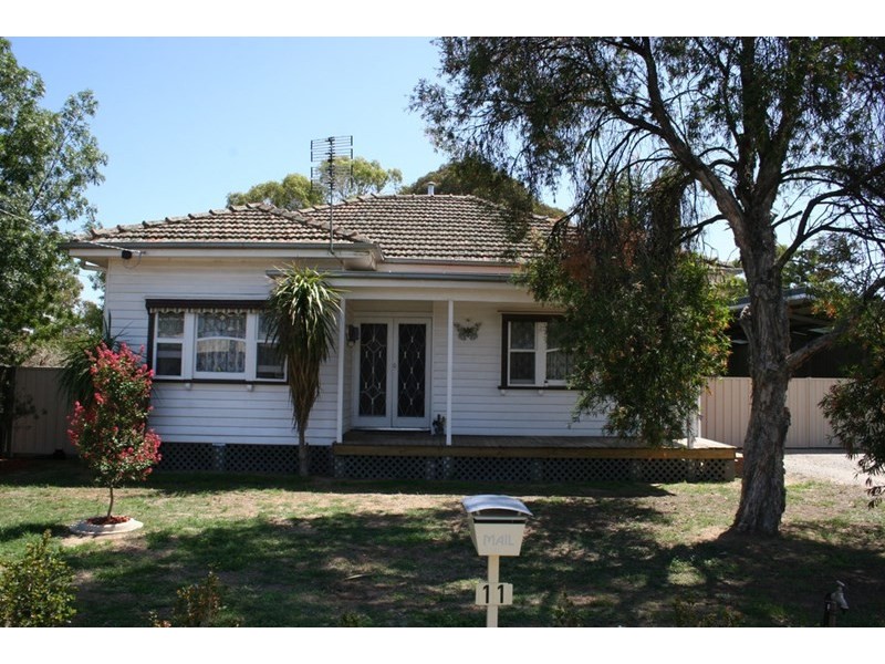 11 Lindsay Street, Rochester VIC 3561