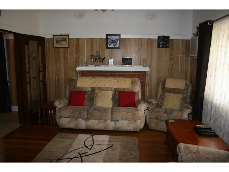 11 Lindsay Street, Rochester VIC 3561