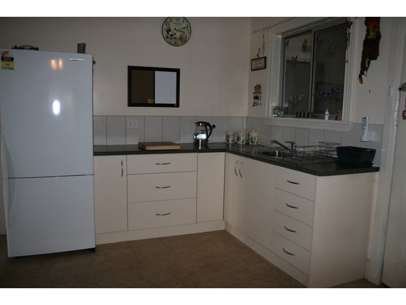 11 Lindsay Street, Rochester VIC 3561