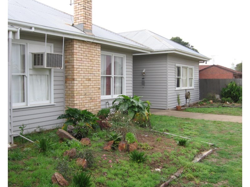 8 George Street, Rochester VIC 3561