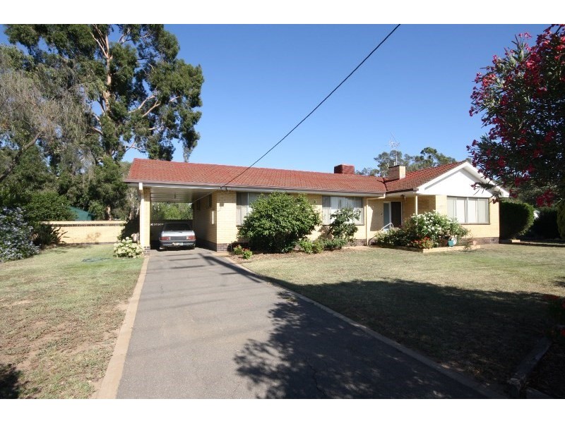 68 High Street, Rochester VIC 3561