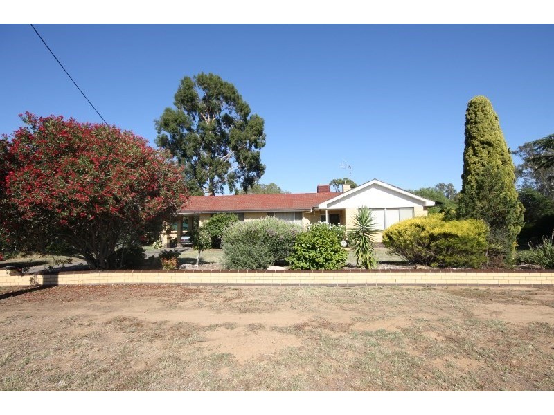 68 High Street, Rochester VIC 3561