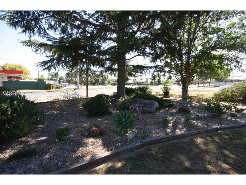 68 High Street, Rochester VIC 3561