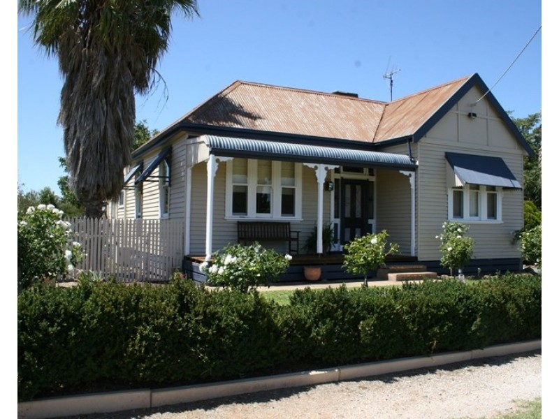 18 Fraser Street, Rochester VIC 3561