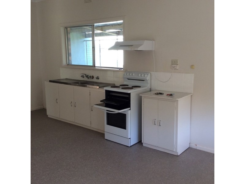 26 Railway Road, Rochester VIC 3561