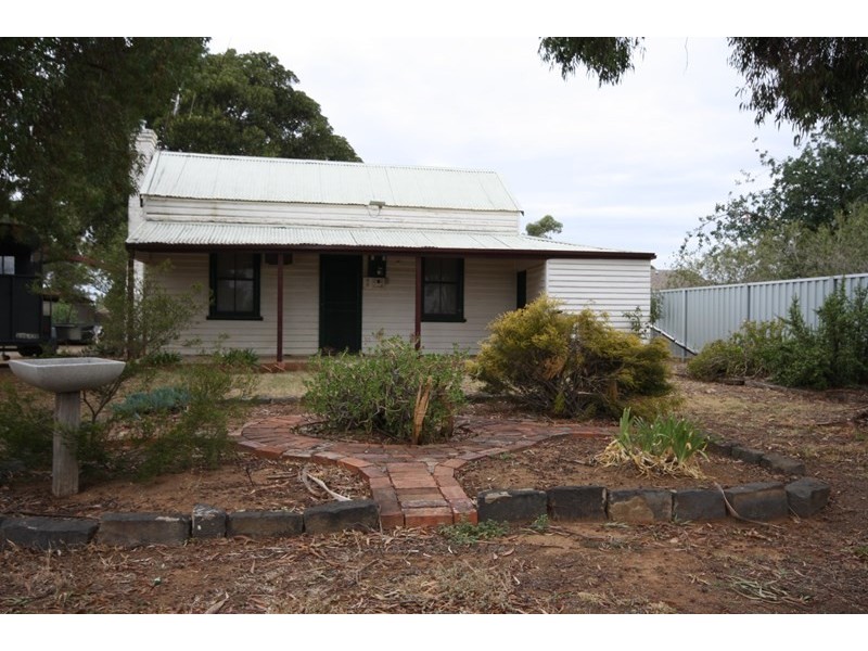 17 Baynes Street, Rochester VIC 3561