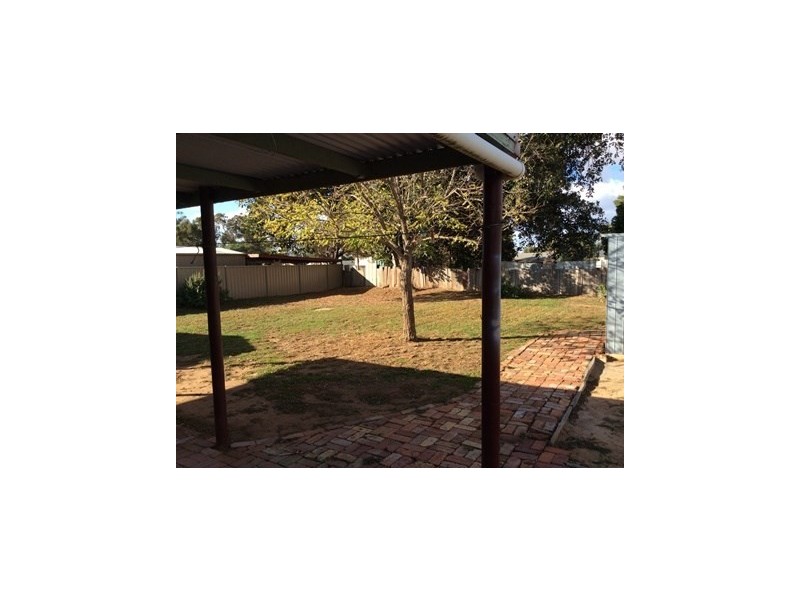 17 Baynes Street, Rochester VIC 3561