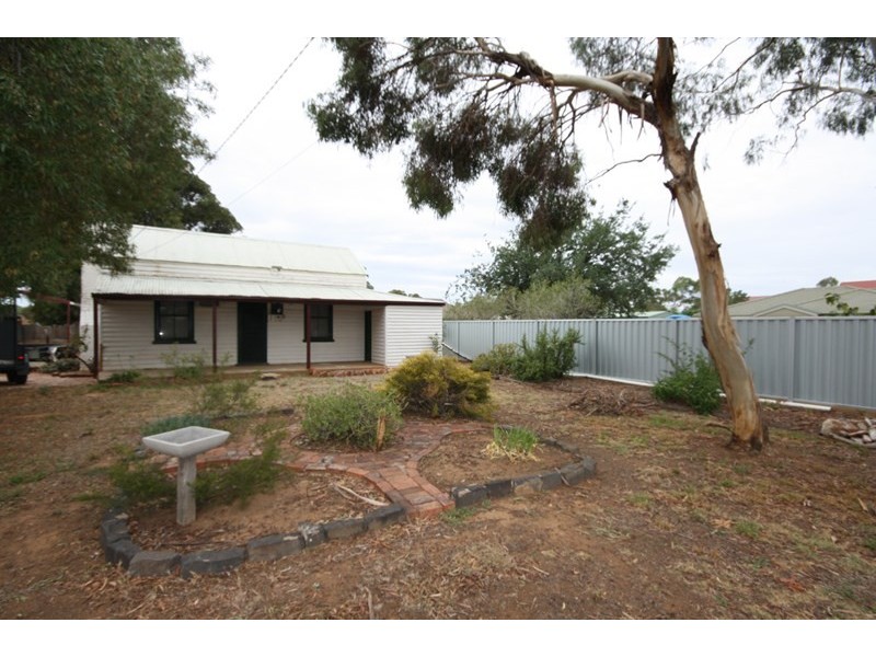 17 Baynes Street, Rochester VIC 3561