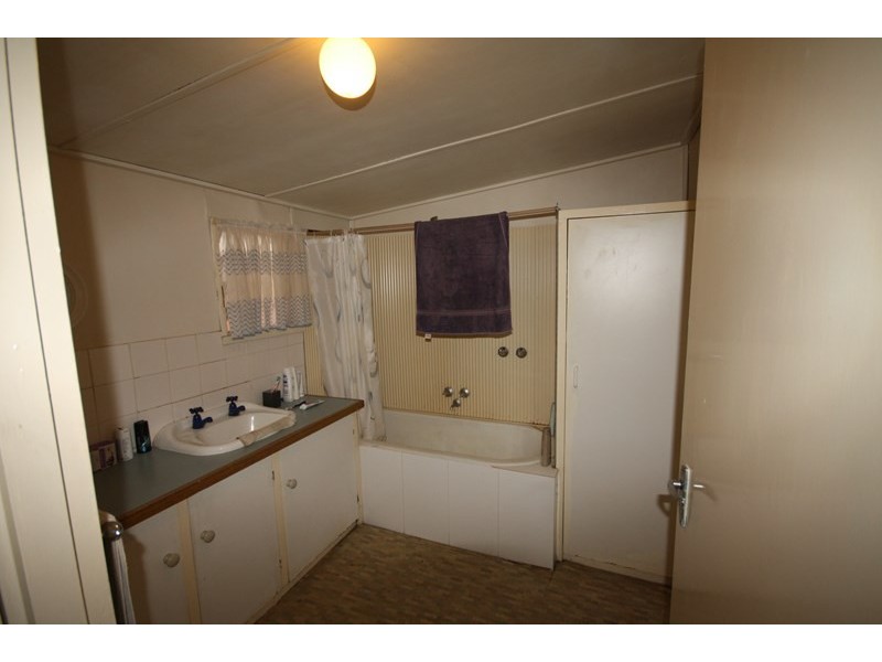 17 Baynes Street, Rochester VIC 3561