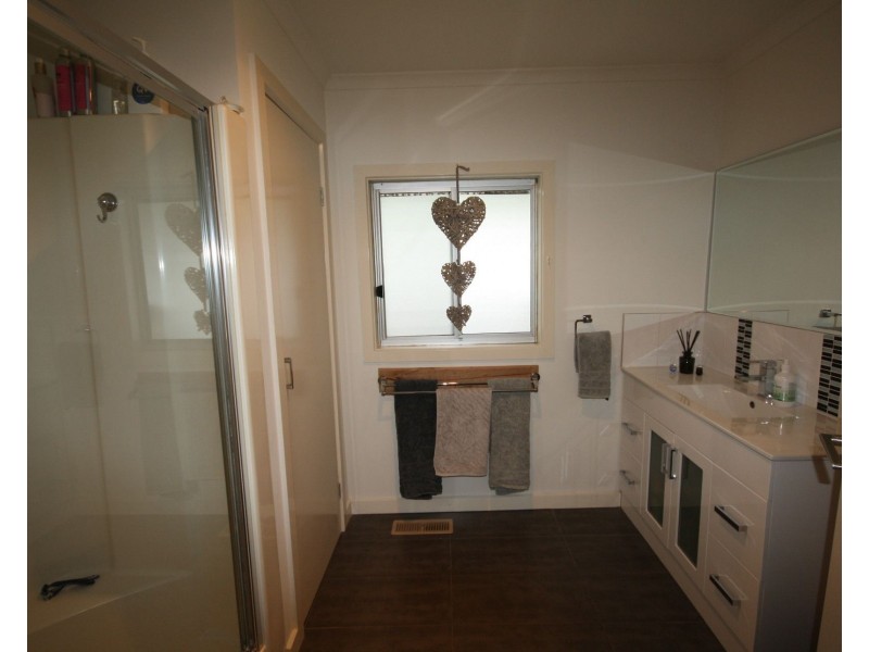 1 James Street, Rochester VIC 3561