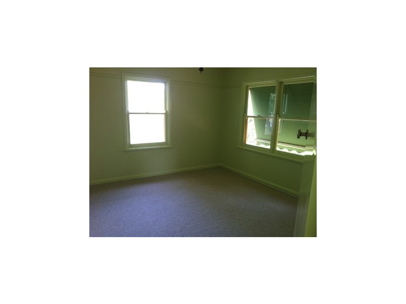 1 Mackay Street, Rochester VIC 3561