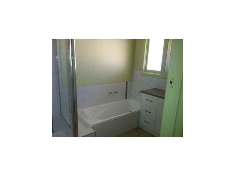 1 Mackay Street, Rochester VIC 3561