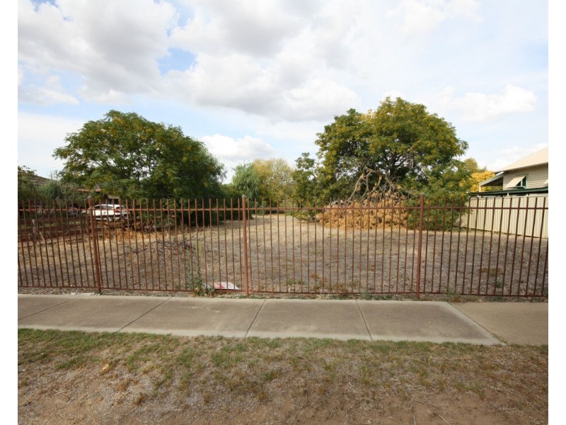 11 Hart Street, Rochester VIC 3561