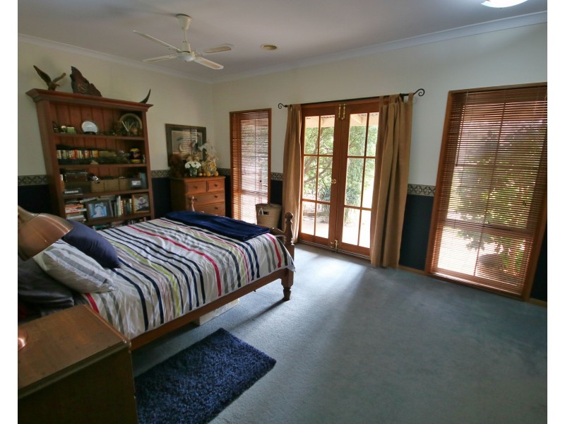 74 Pascoe Street, Rochester VIC 3561