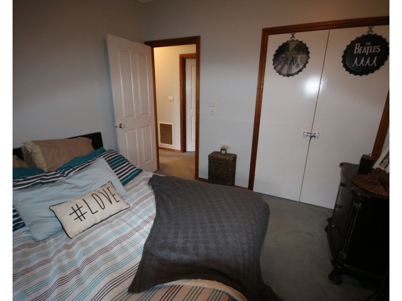 74 Pascoe Street, Rochester VIC 3561