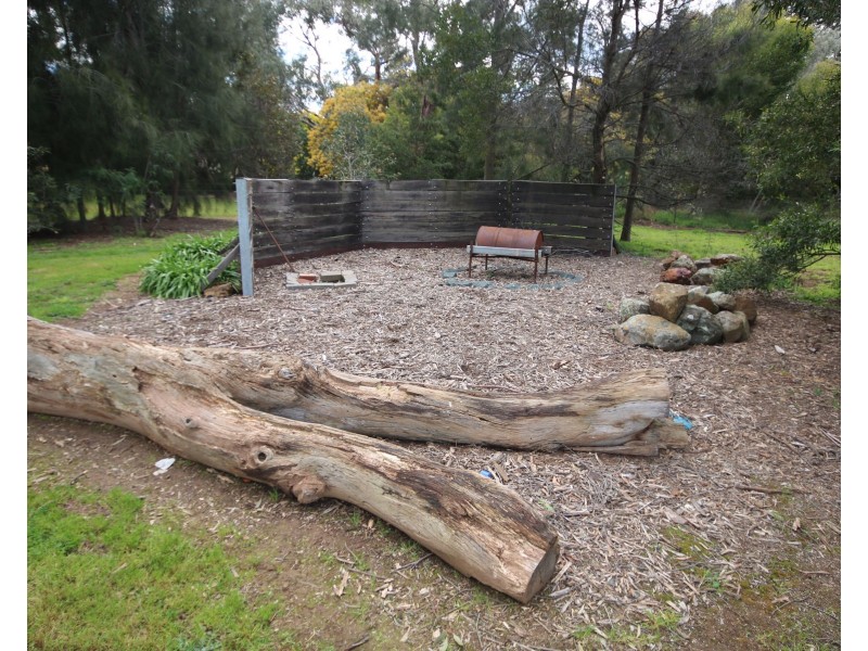 74 Pascoe Street, Rochester VIC 3561