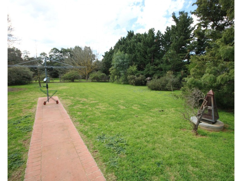 74 Pascoe Street, Rochester VIC 3561