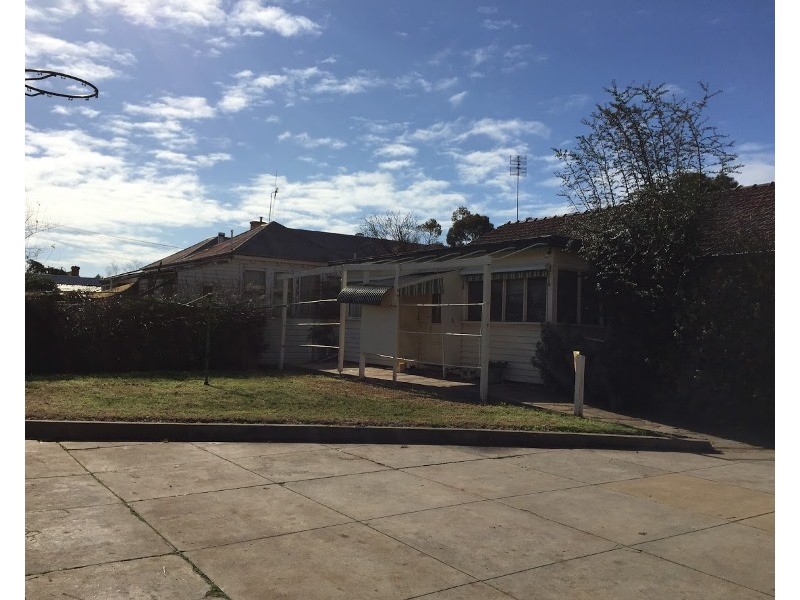 34 Echuca Road, Rochester VIC 3561