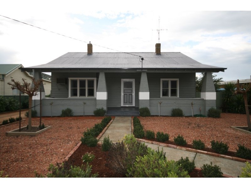 5 Hart Street, Rochester VIC 3561