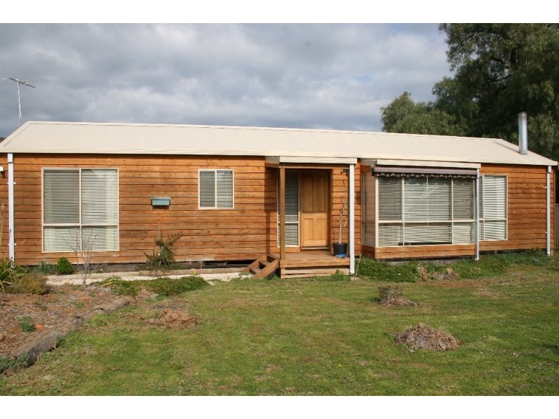 18 Swindale Street, Elmore VIC 3558