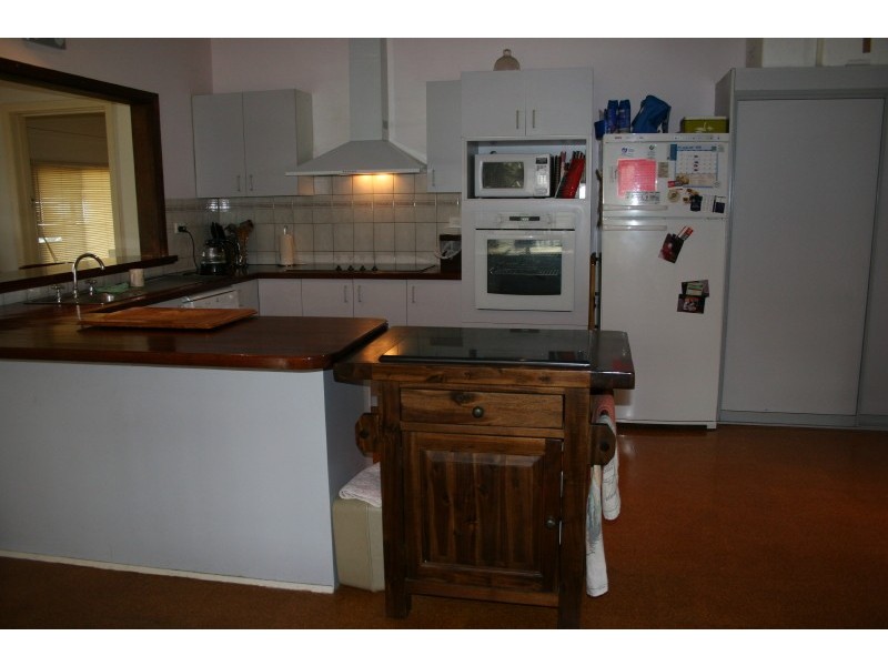 39 Victoria Street, Rochester VIC 3561