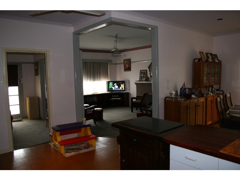 39 Victoria Street, Rochester VIC 3561