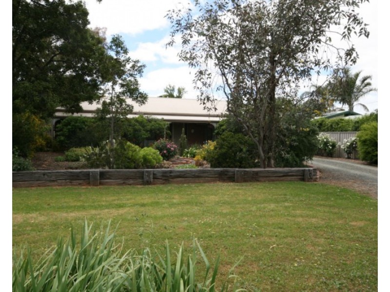 43 Francis Street, Rochester VIC 3561