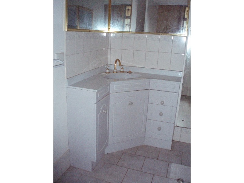 9 Mackay Street, Rochester VIC 3561