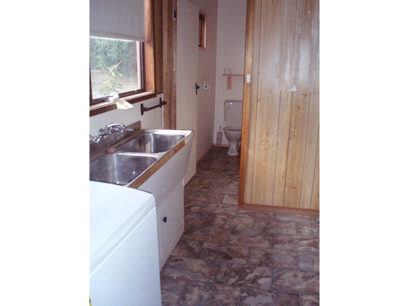 9 Mackay Street, Rochester VIC 3561