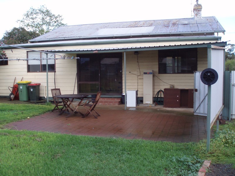 9 Mackay Street, Rochester VIC 3561