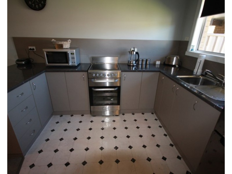 2/9 Priory Street, Rochester VIC 3561