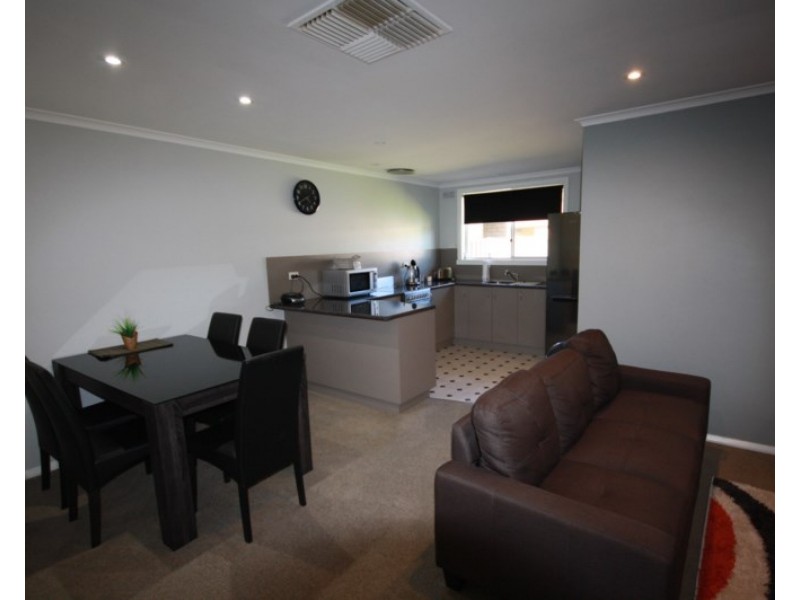 2/9 Priory Street, Rochester VIC 3561