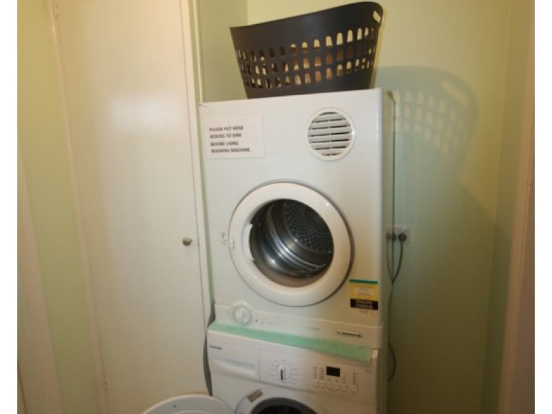 2/9 Priory Street, Rochester VIC 3561