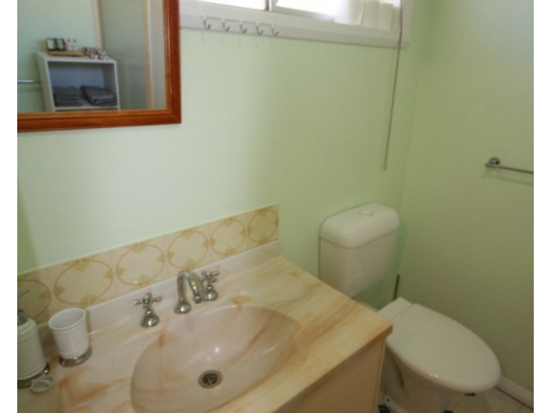 2/9 Priory Street, Rochester VIC 3561