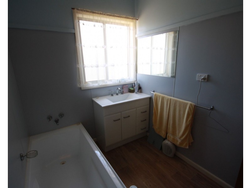 10 McKenzie Street, Rochester VIC 3561