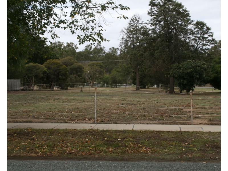 8 Church Street, Rochester VIC 3561