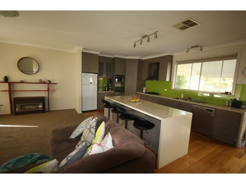 71 Victoria Street, Rochester VIC 3561