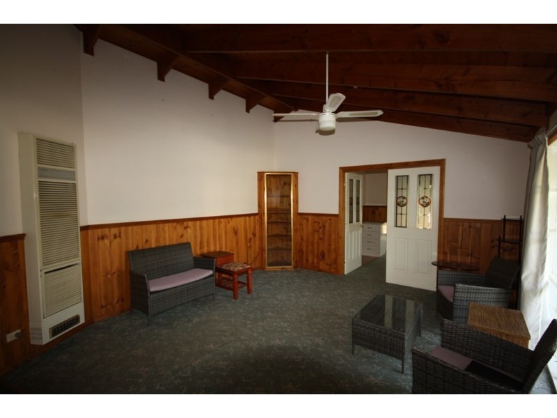 90 Victoria Street, Rochester VIC 3561