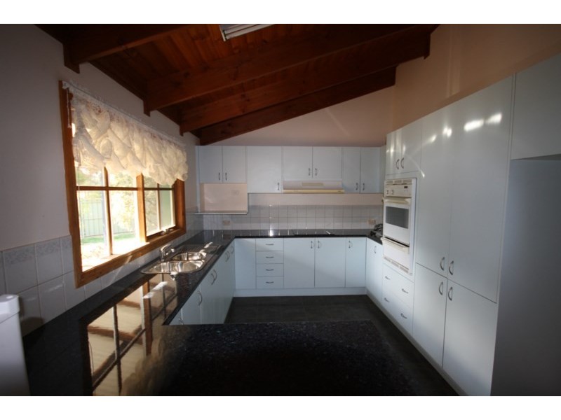 90 Victoria Street, Rochester VIC 3561