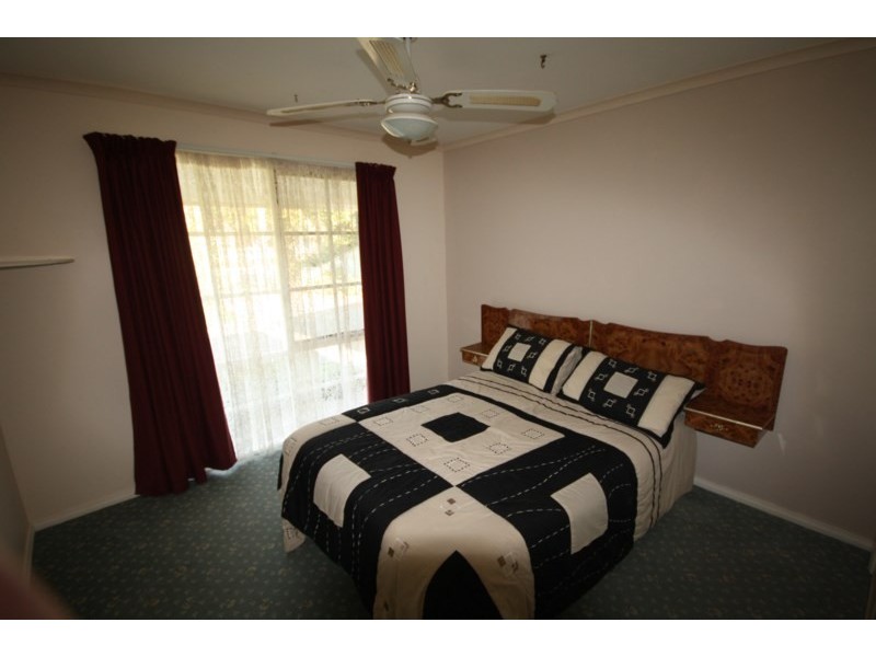 90 Victoria Street, Rochester VIC 3561