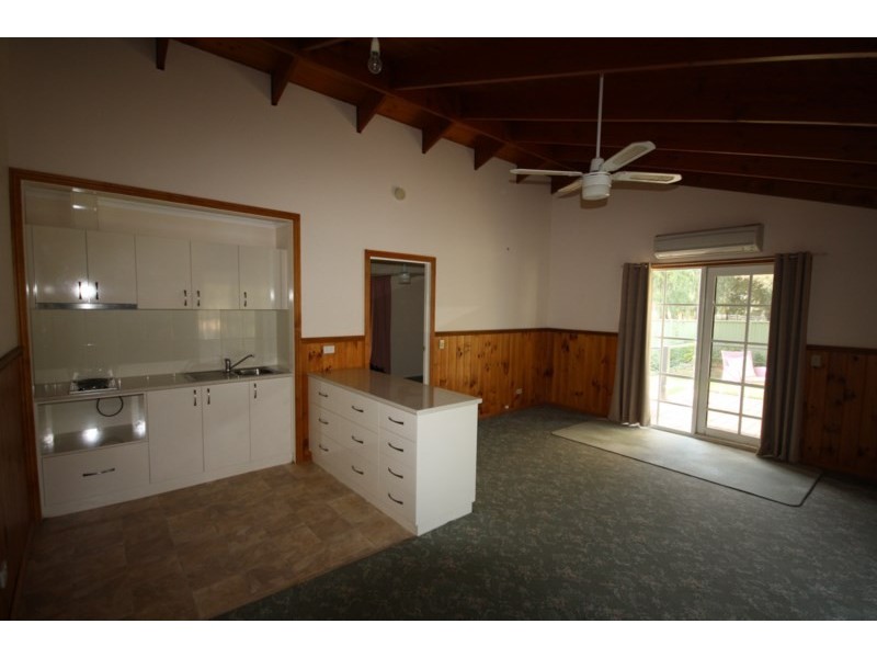 90 Victoria Street, Rochester VIC 3561